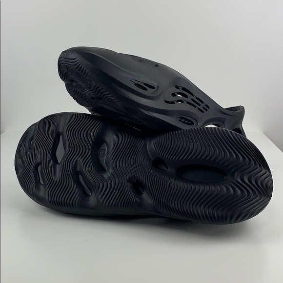 yeezy foam runner ua